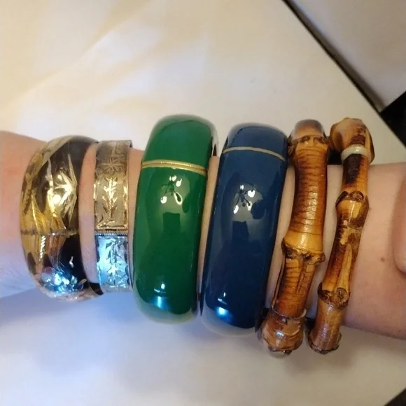 SOLD!! Vintage Bundle of 6 Beautiful Bangle & Cuff Bracelets! - Picture 2 of 12